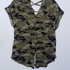 Camouflage short sleeve shirt